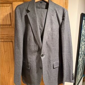 J. Crew Men's Ludlow Slim fit suit in charcoal English cotton wool